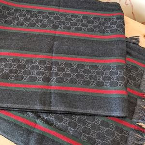 Gucci GG Jacquard Patterned Knitted Scarf